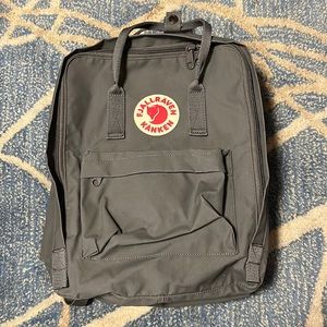 NWOT Fjallraven Kanken Backpack - Full Size